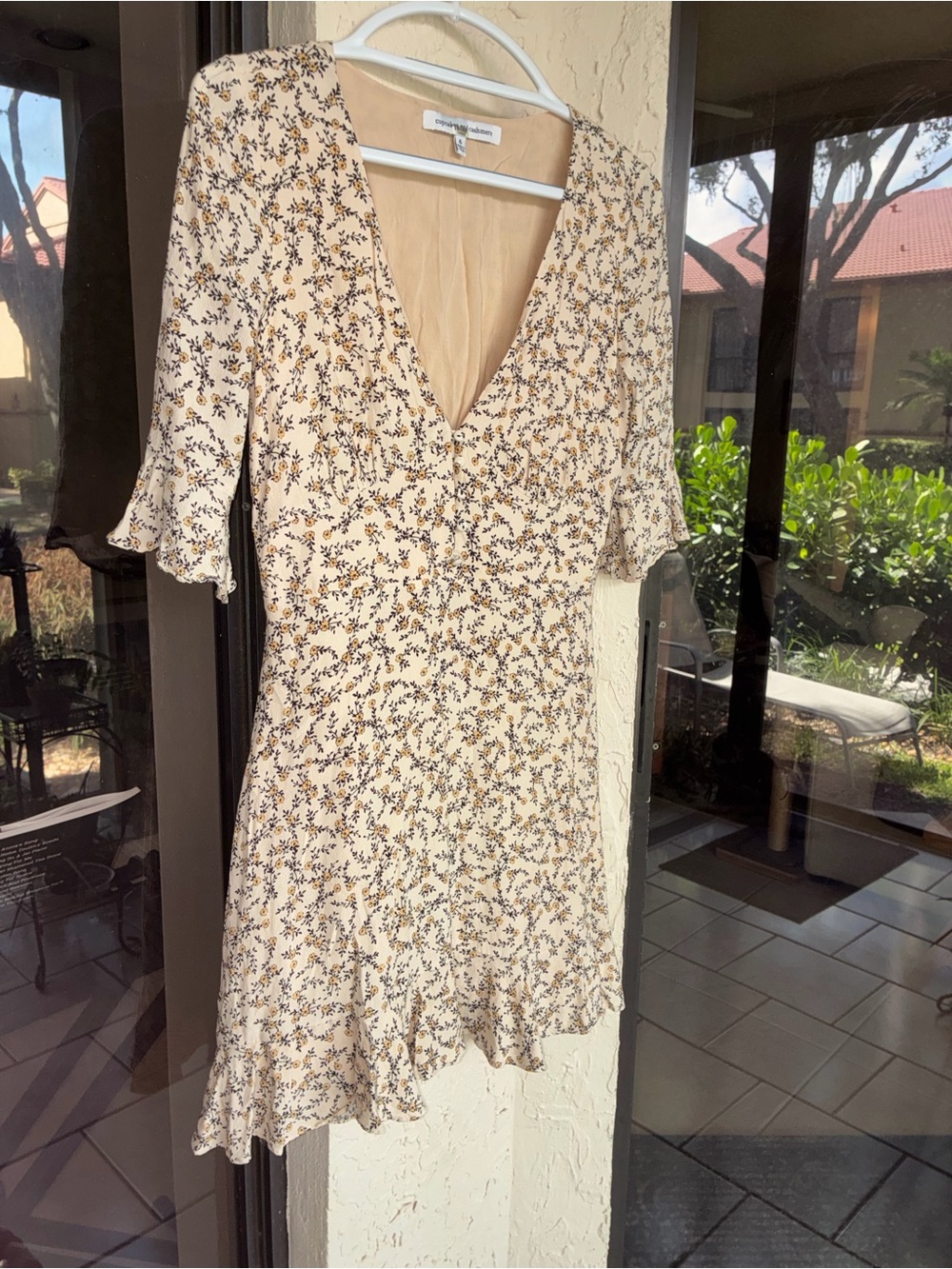 Cupcakes & Cashmere Roxbury Cream Ditsy Floral V-Neck Ruffle Mini Dress 6 - Picture 3 of 6